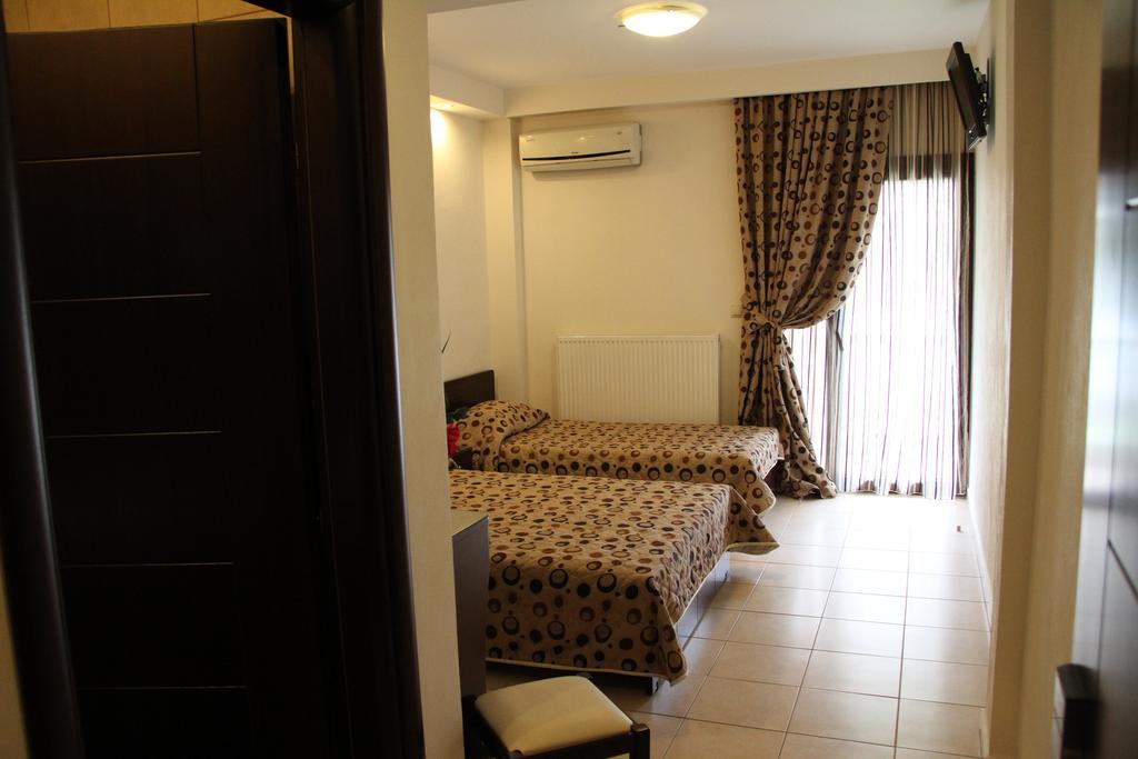 Viktoria Hotel Paralía الغرفة الصورة