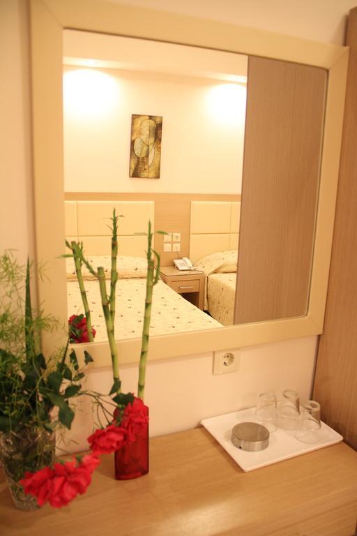 Viktoria Hotel Paralía الغرفة الصورة