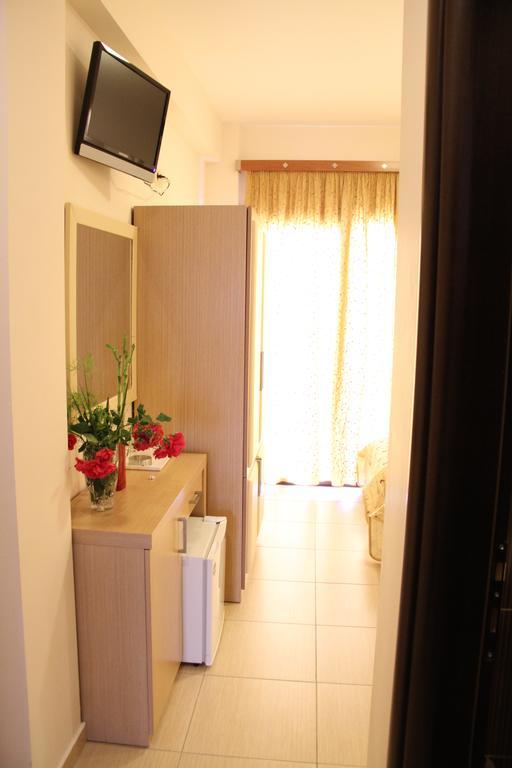 Viktoria Hotel Paralía الغرفة الصورة